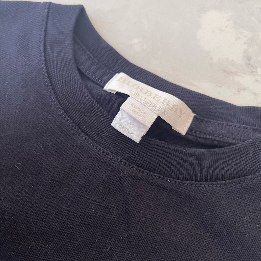 Burberry Tshirt - Picture 5 of 5